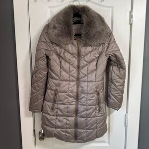 Kenneth Cole Woman’s Gray Puffer Jacket with Faux Fur Collar Size S